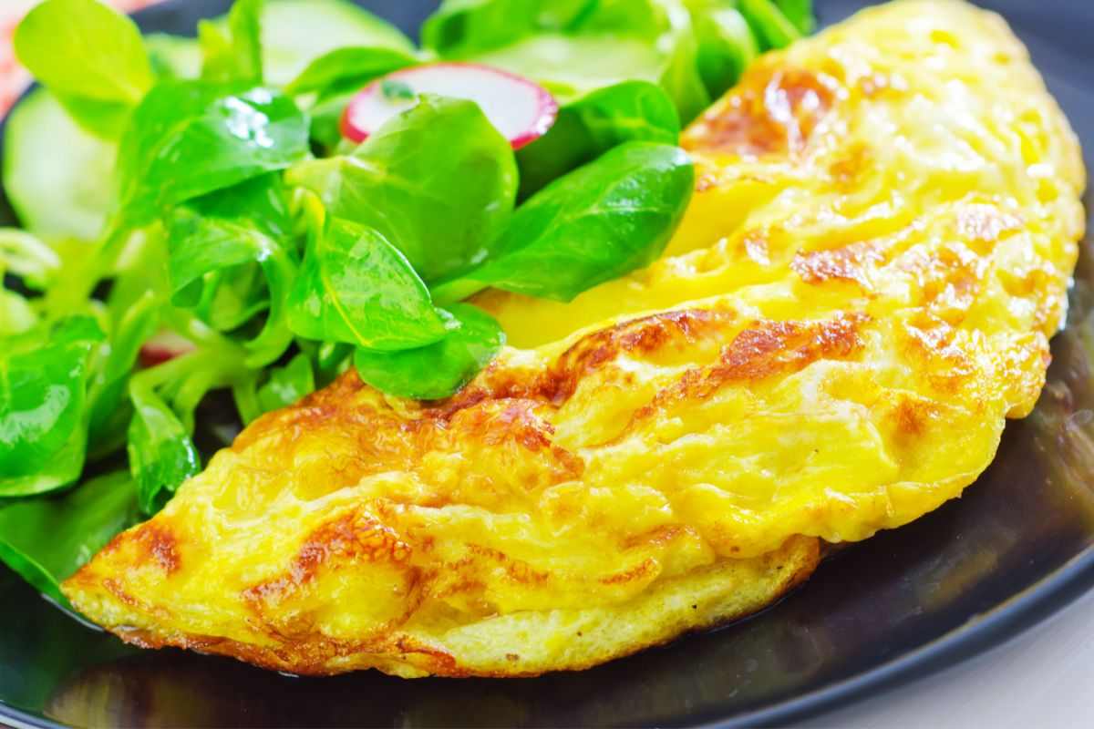 frittata con insalata 